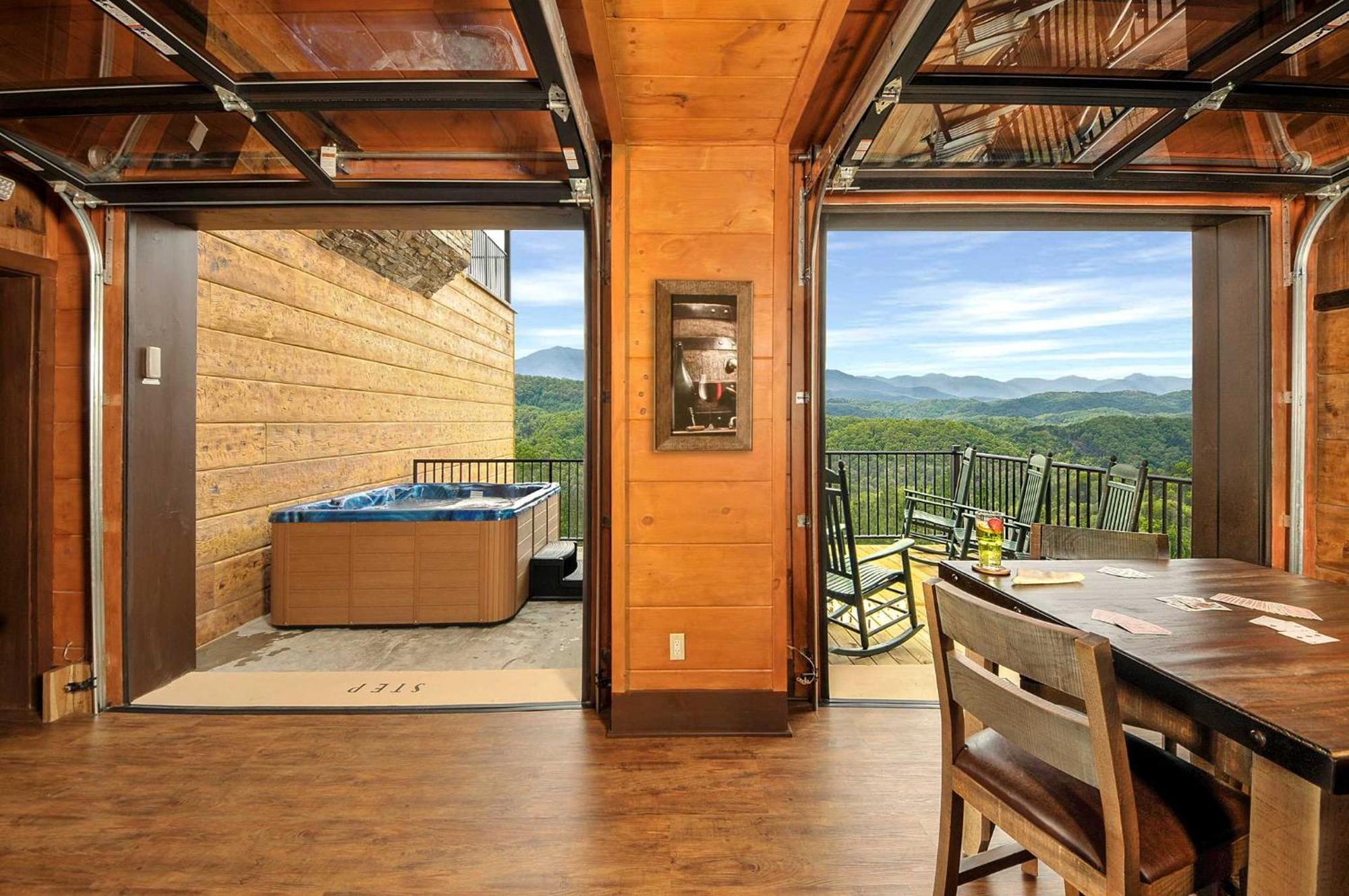 Villa Skyview Mansion:13Bdrm, 17Bath, Sleeps 70, Indoor Pool, Amazing Views Pigeon Forge Exterior foto